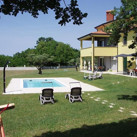 Villanova Apartments Πόρετς Δωμάτιο φωτογραφία