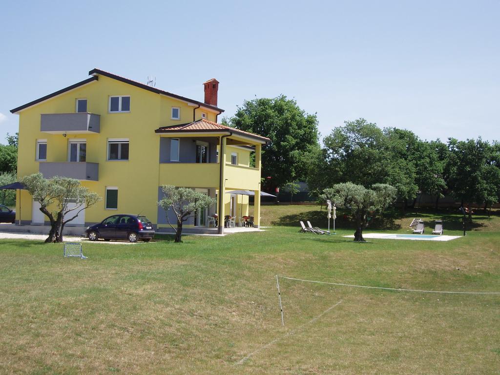 Villanova Apartments Πόρετς Δωμάτιο φωτογραφία