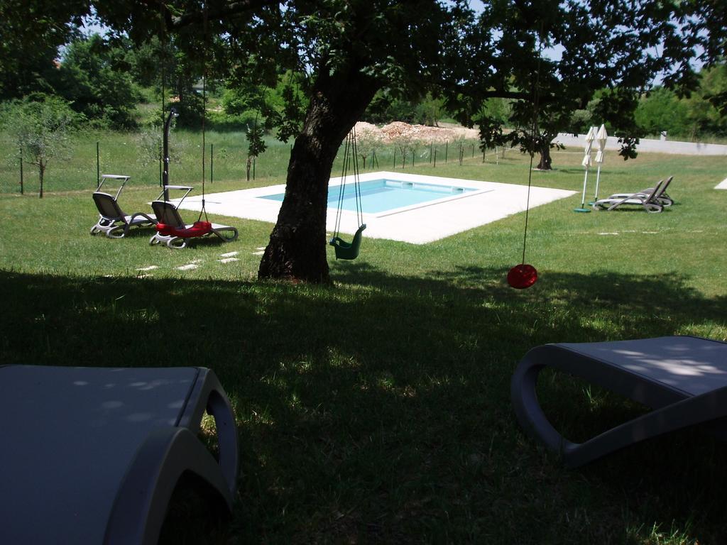 Villanova Apartments Πόρετς Δωμάτιο φωτογραφία