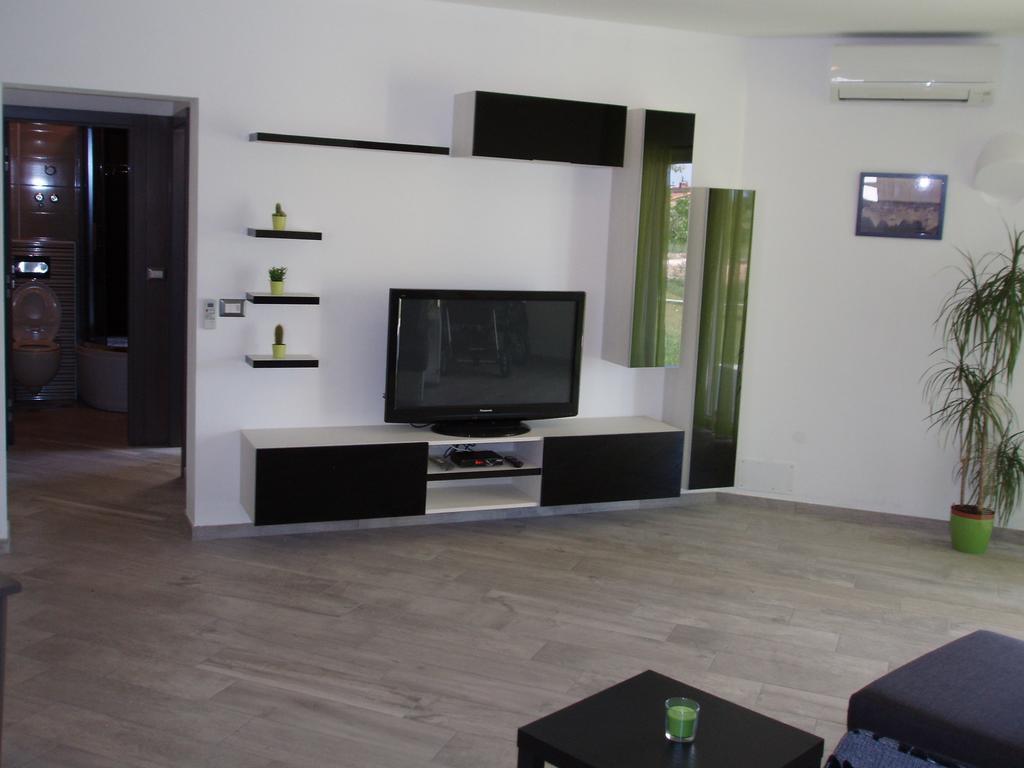 Villanova Apartments Πόρετς Δωμάτιο φωτογραφία
