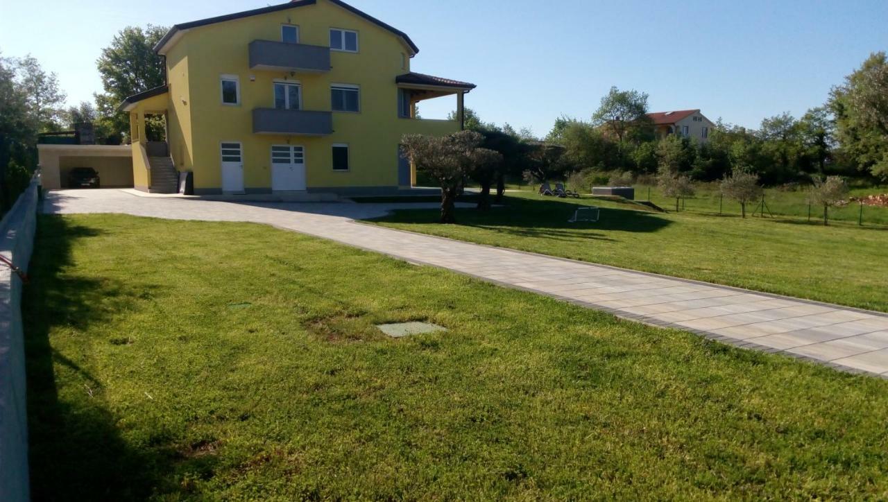 Villanova Apartments Πόρετς Εξωτερικό φωτογραφία